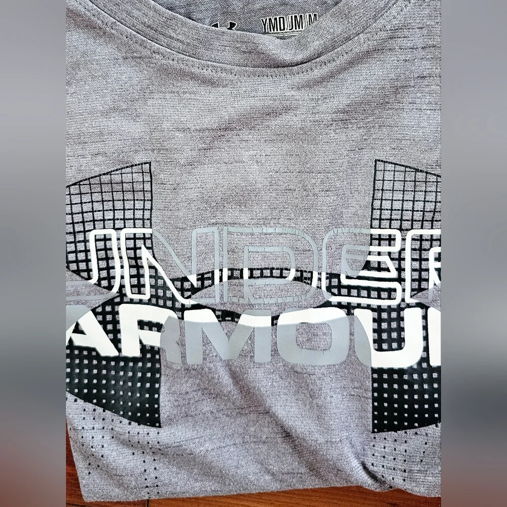 Boys Medium Under Armour T-Shirt Set - Picture 5 of 7